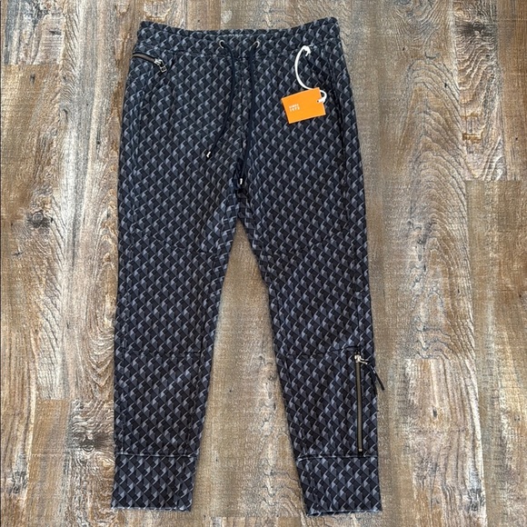 Mac Jeans Future Concept | Tapered Jogger - Picture 1 of 7